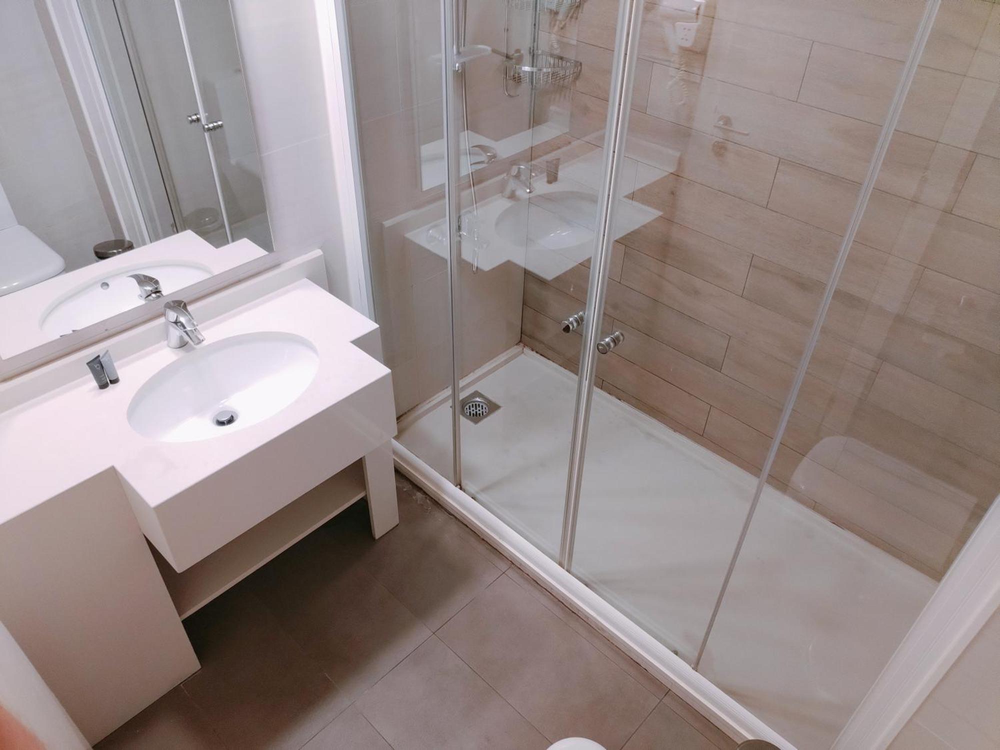 Mateus Hotel & Pool Jounieh Ngoại thất bức ảnh