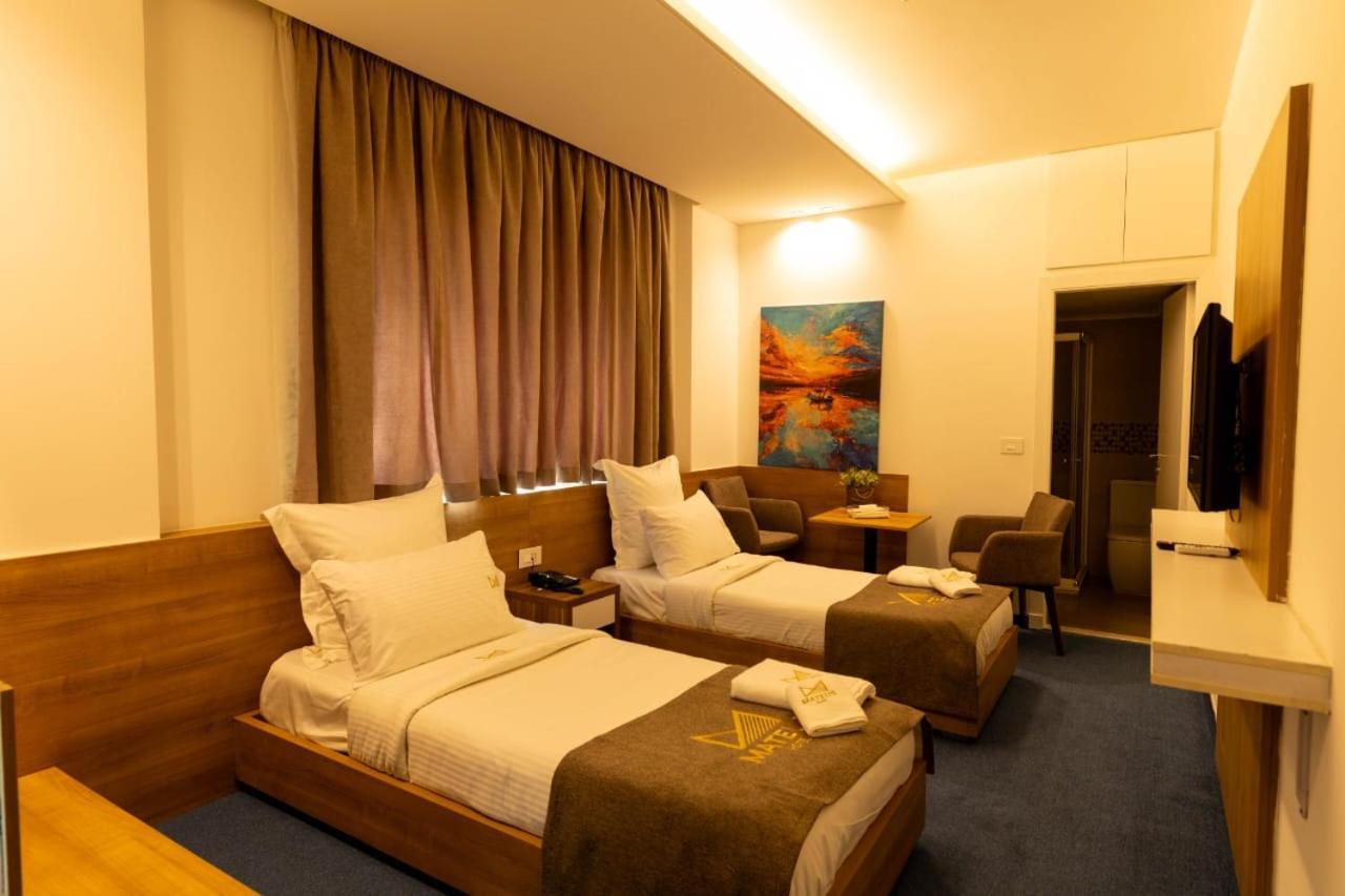 Mateus Hotel & Pool Jounieh Ngoại thất bức ảnh